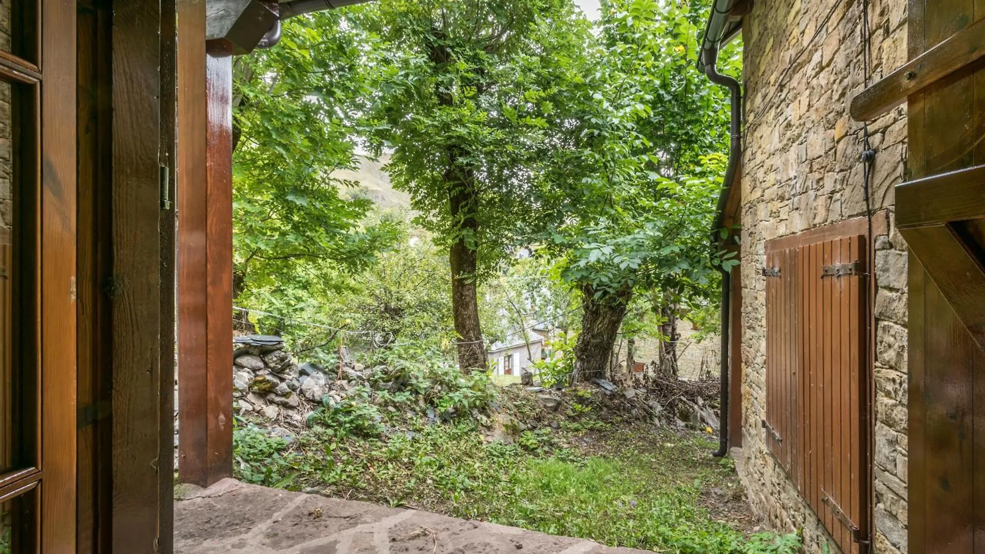 Villa Casa Guineu By Totiaran à Unha Hébergement de vacances